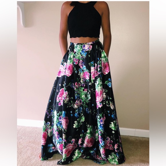 Black Floral 2Pc Formal Size 5 - Picture 1 of 9